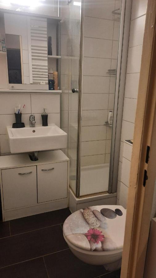 エアフルト2 Bettzimmer Zentrumsnahアパートメント エクステリア 写真